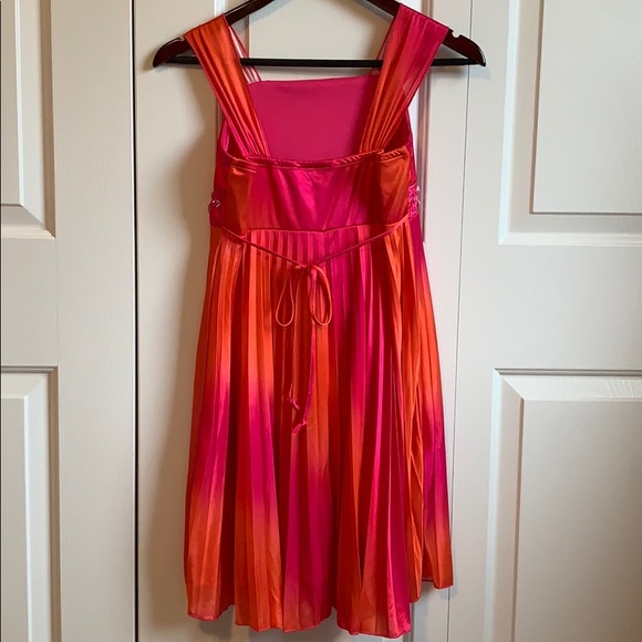 Girl’s Dress - Picture 2 of 6